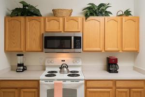 Dazzling 3-Bed Resort Condo Close to Disney
