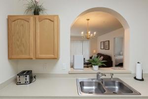 Dazzling 3-Bed Resort Condo Close to Disney