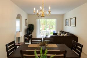 Dazzling 3-Bed Resort Condo Close to Disney