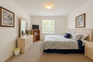 Dazzling 3-Bed Resort Condo Close to Disney