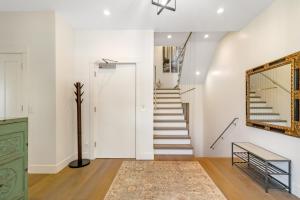 Stunning Accessible View Home W Lift in Sausalito