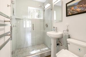 Stunning Accessible View Home W Lift in Sausalito