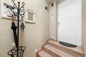 15th Century Flat with Parking, High Ceilings