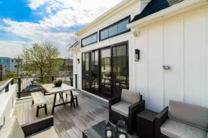 Jungle House Designer Residences - Downtown Columbus