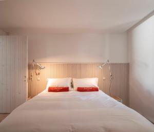 Danna Portuguese Design House Porta 11