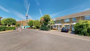 3 Bedroom House with free parking and garden