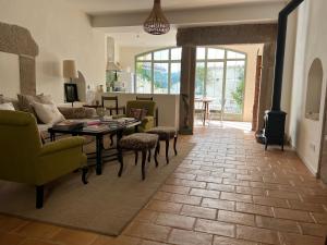 La Casa del Pasadizo elegante casona restaurada con piscina