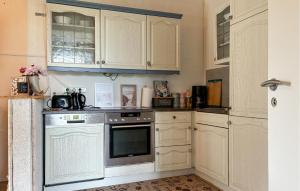 2 Bedroom Awesome Home In Højer