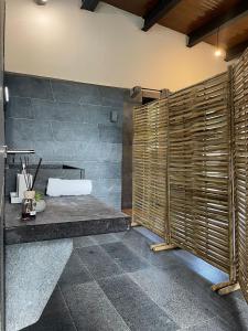 Blackhouse piscina climatizada de mayo a octubre