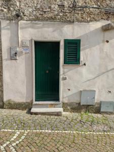 Casa Valente, Affaccio sulla Piazza Carpinone