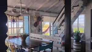 Casa beiramar, vista mar e pinheiros, pé na areia