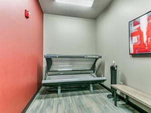 Exclusive, Pool, Massage Chair, Jordan Creek