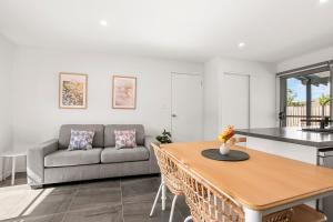 Pet Friendly Golden Beach Escape