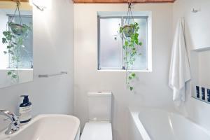 Bondi Beauty Walk to the Beach with Parking