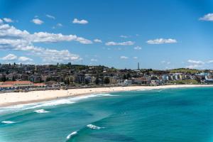 Bondi Beauty Walk to the Beach with Parking