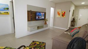 1067 - Apartamento para locação em Bombinhas com 03 suítes