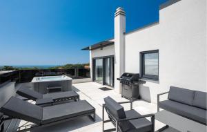 Cozy Apartment In Tar With Wifi