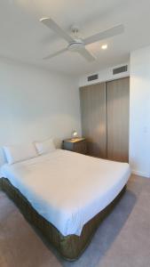 40 Queens Wharf 1 BR Apartment