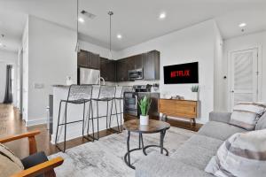Stylish Midtown Condo Near Vanderbilt & Parthenon