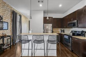 Stylish Midtown Condo Near Vanderbilt & Parthenon
