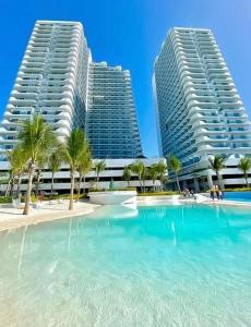 Mira Solana at Azure North Pampanga