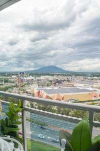 Mira Solana at Azure North Pampanga