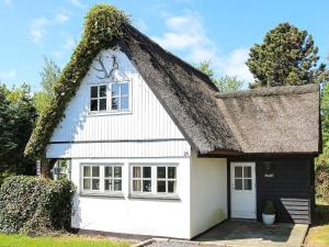 Tranquil Waterfront Cottage-By Traum