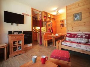 Confortable 2 pièces, animaux acceptés, balcon - FR-1-291-1034