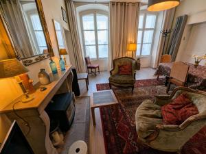 Charmant appartement historique à Vesoul, avec WIFI et parking - FR-1-583-508