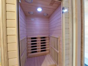 Studio 28m² 4 pers, sauna, pied des pistes - FR-1-516-223