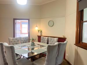 Rhoda Avenue Residence