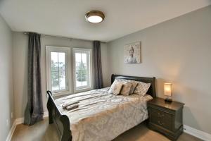 Blue Mountain Village Townhome 4 Bedroom with Shuttle & Pool