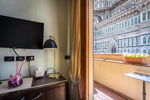 Single Room with Balcony and View
