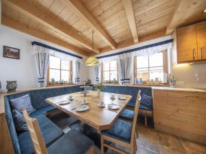 Chalet in Königsleiten near Ski Lift