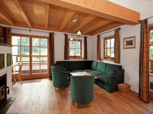 Chalet in Königsleiten near Ski Bus & Pool