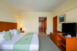 Bangkok Palace Hotel