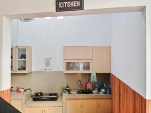 De Zity Homestay RedPartner near Alun Alun Jember