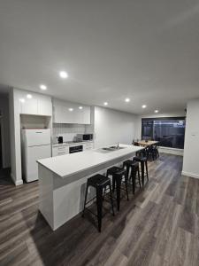 George Town Villa - Outdoor Alfresco - aircon FREE WIFI - Central location near MTB Trails