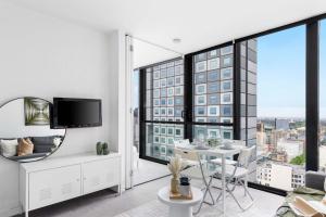 A Cozy 2BR Apt Walk to CBD Free Parking