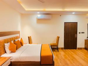 Hotel White Regency -300 MTR from Golden Temple