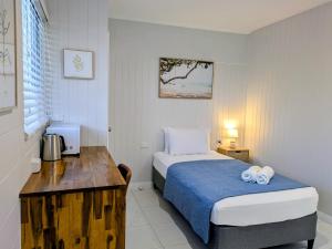 Central Private Bedroom & Ensuite - City & Strand Beach Location
