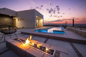 White Casita by Fieldtrip - Modern w Pool Spa