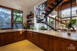 The Void 5 Bedroom Luxury Villa for 10 Guests