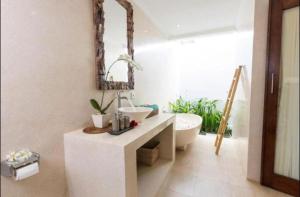 2 Chic 2BR Villas with Private Pools in Ubud Central - Side by Side, Private