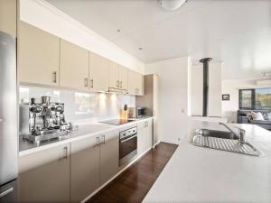 Charlie Bravo Chalet - Escape to the Golden Triangle