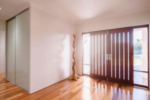 Ceol Na Mara - Luxury Pool Escape with Golf Views