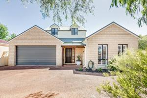 Driftwood - True Beachside Bliss with Games Galore