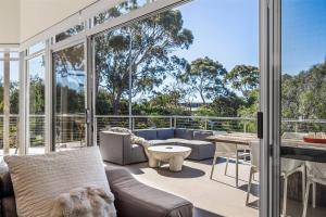 Casa Indigo - Modern Bushland Retreat by the Sea