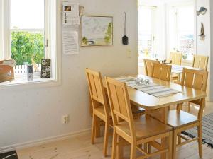 6 person holiday home in HÄLLEVIKSSTRAND-By Traum