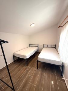 Peaceful 1BR Apt by the Beach, Garden&BBQ in Cunda